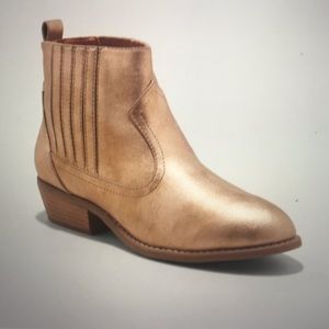 Women’s Metallic Western Ankle Boots